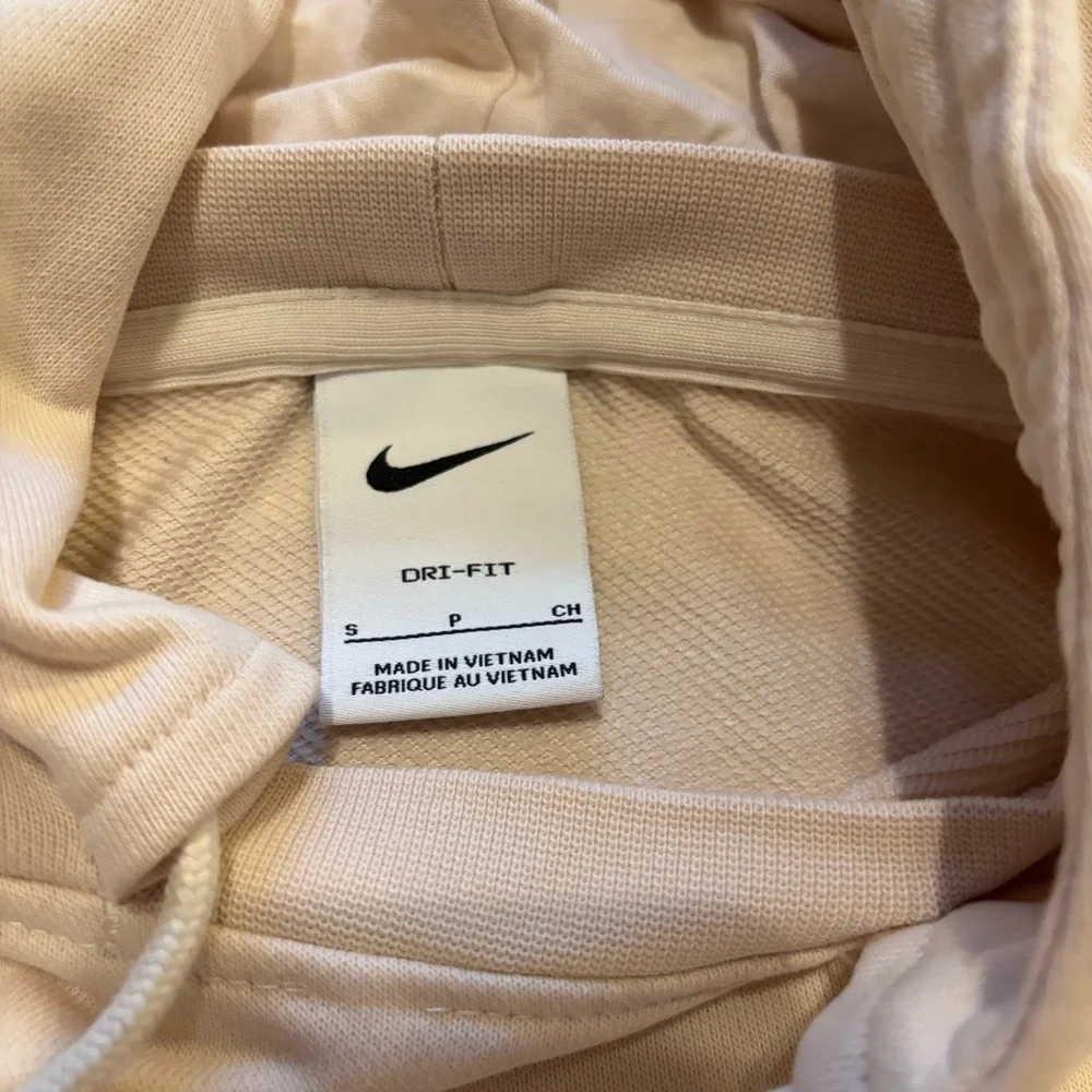 Nike Standard Issue Dri-FIT Multi Patch Hoodie Cream DH7469-219 Mens Small